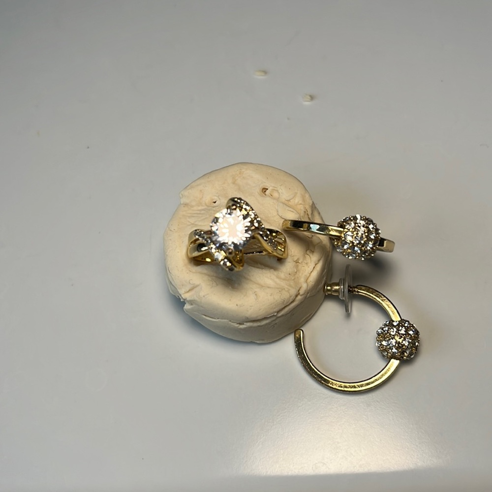 Fashion ring size 8 and earrings